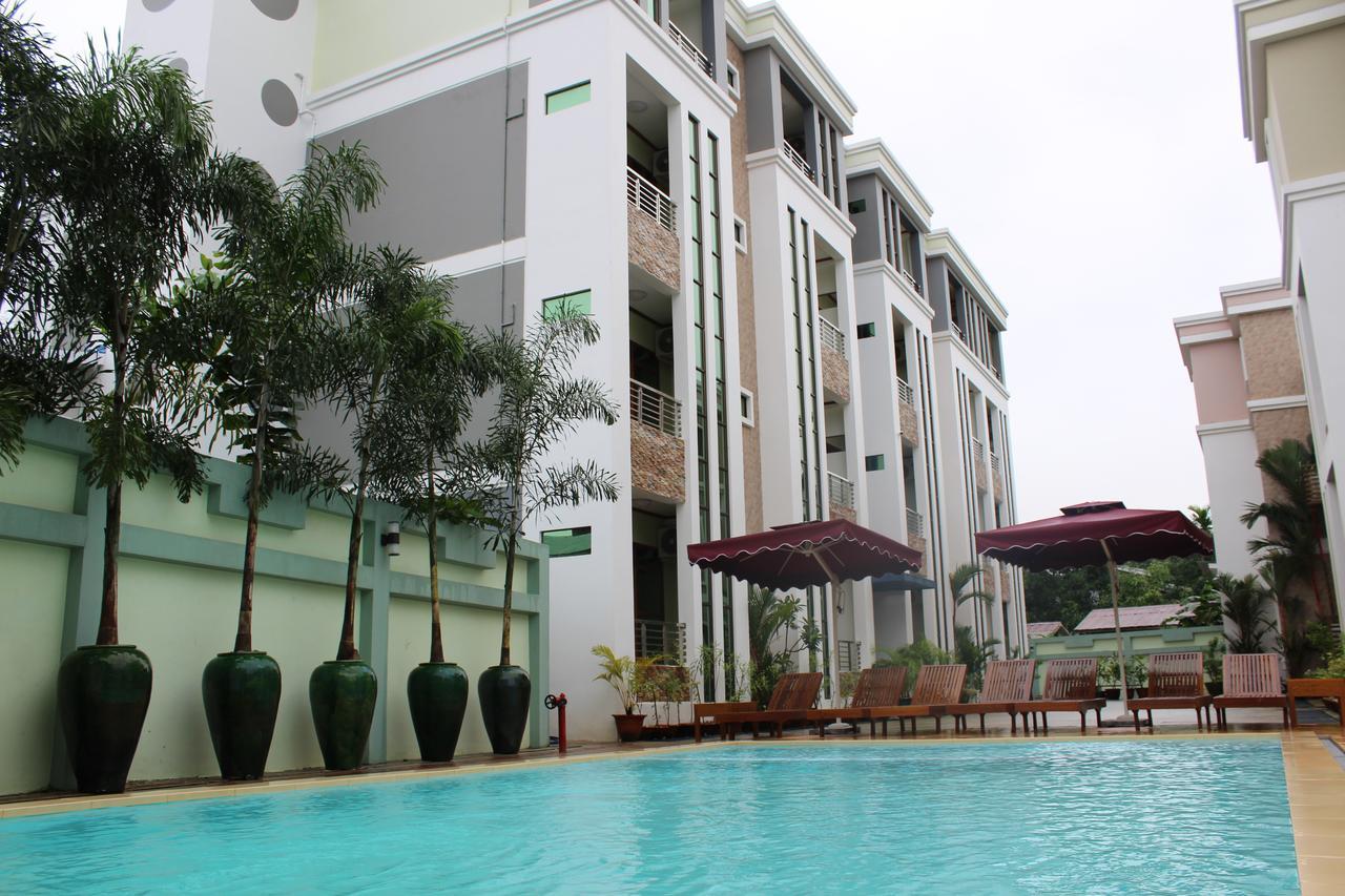 Ten Mile Hotel Yangon Exterior foto